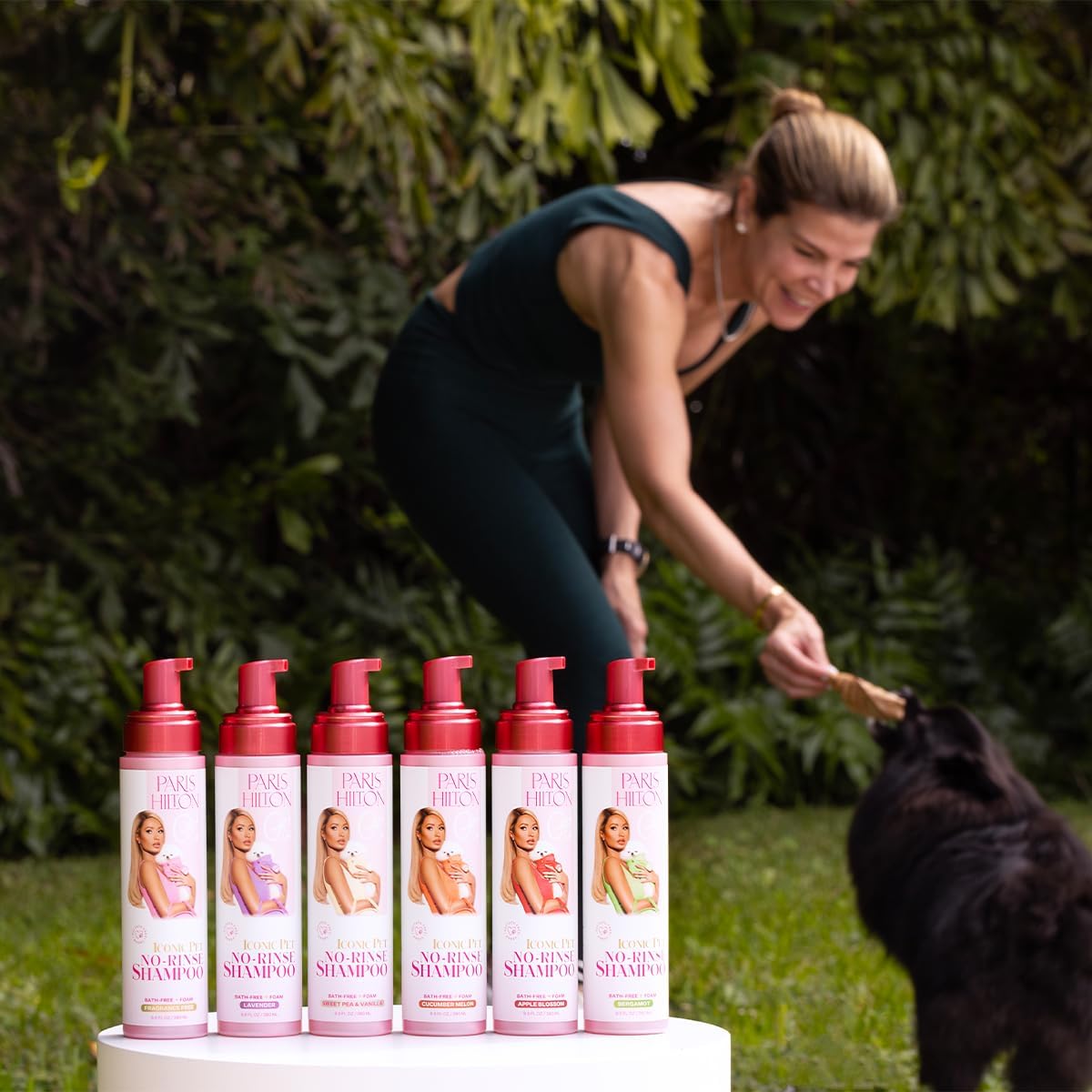 Paris Hilton Pet Iconic Apple Blossom Scent No-Rinse Dog Shampoo, Waterless Dog Wash, Hypoallergenic, 280ml – Quick Clean for Dogs, Easy Grooming, No Rinse Needed