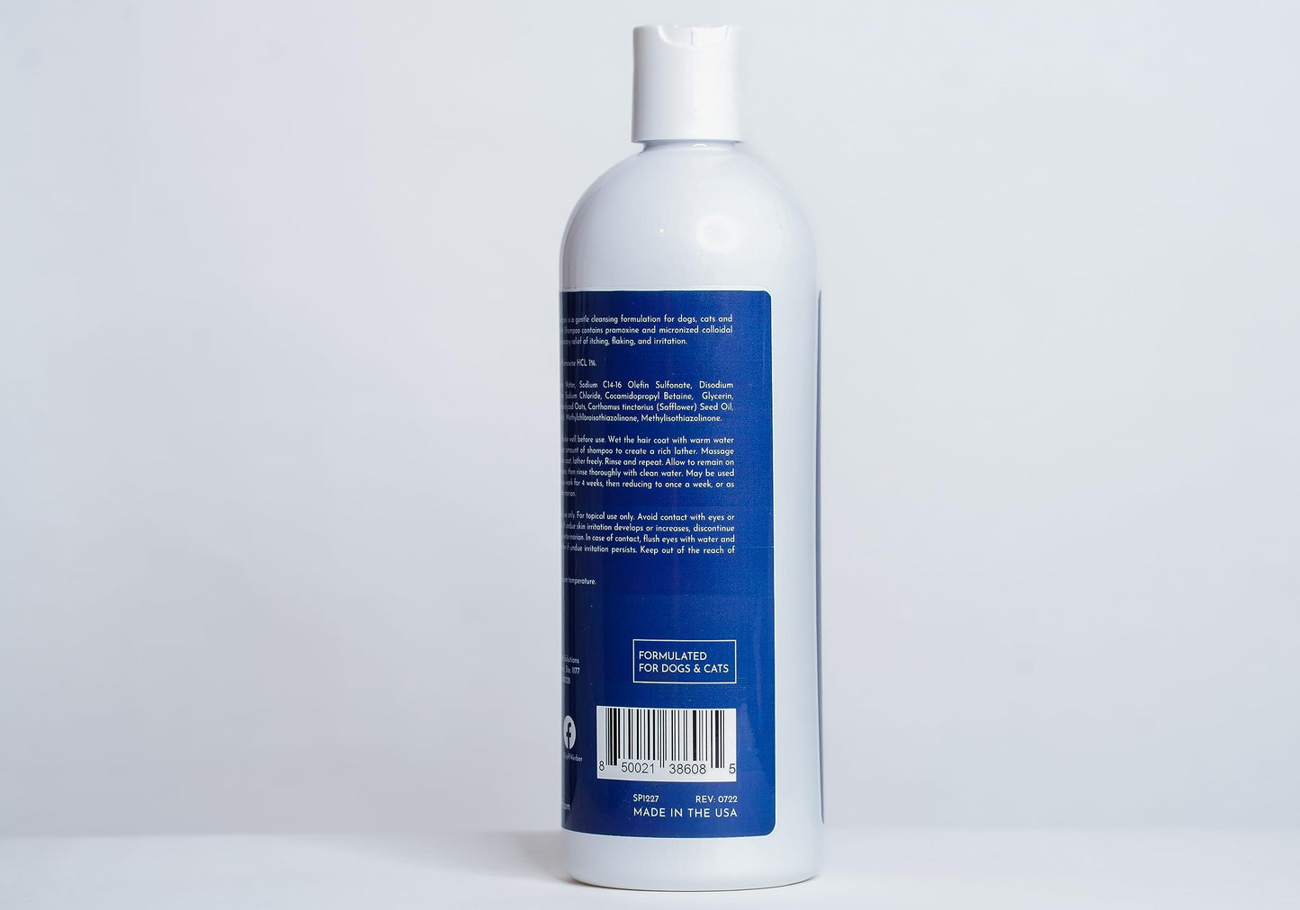 Dr. Jeff Werber What Itch? Shampoo - Soothing and Soap Free Oatmeal Pet Shampoo for Itching, Flaking, and Irritation - Skin Care for Cats and Dogs of Different Breeds and Sizes - 16oz