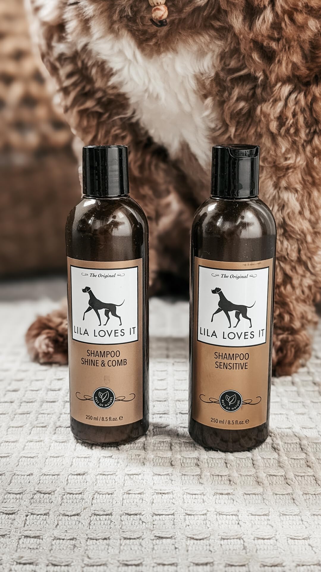 LILA LOVES IT Shampoo Sensitive for Dogs - Dog Shampoo with Aloe Vera, Almond Oil, Calendula and Camomile, moisturizing, Soothing and Gentle, 250 ml