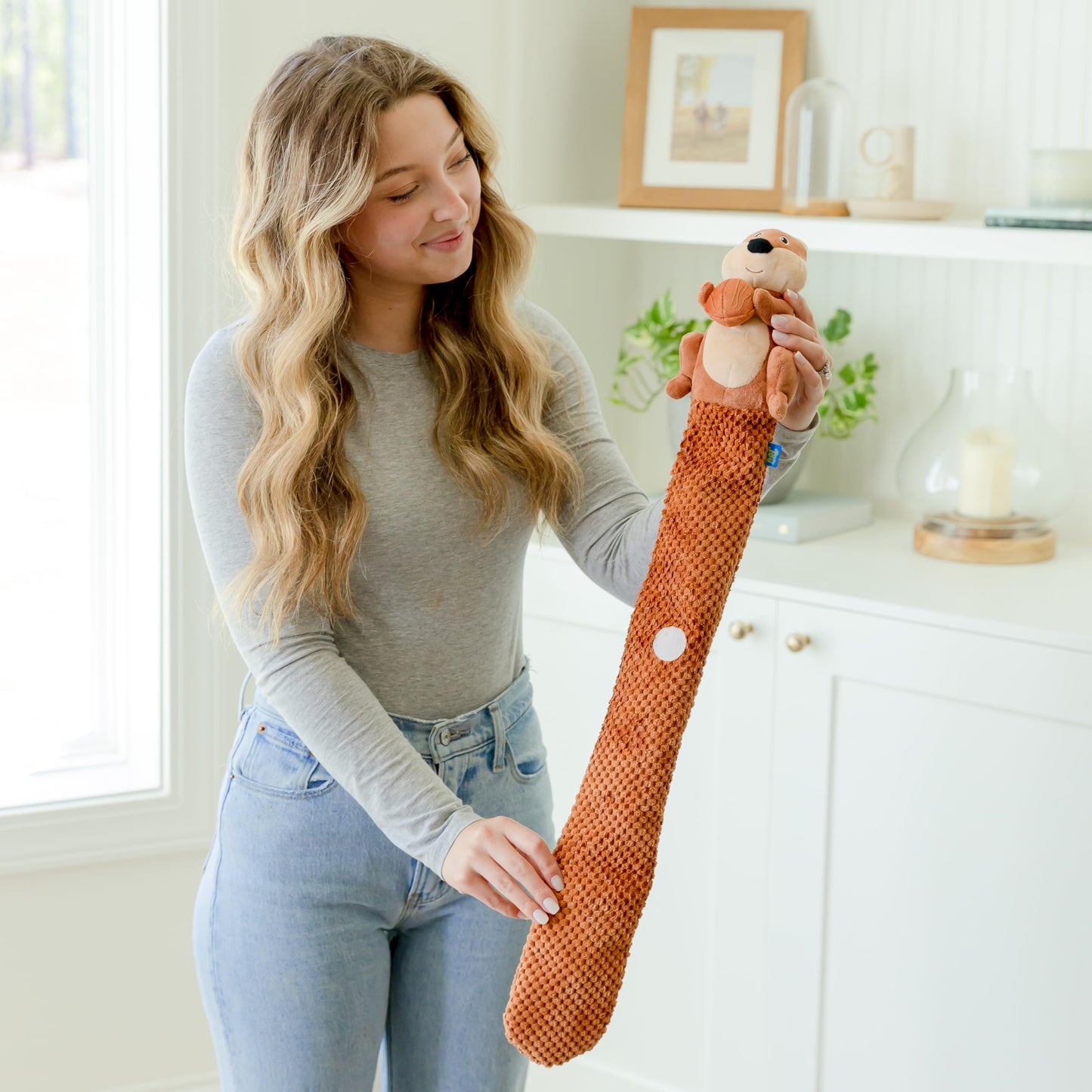 everyday joy Crinkle Dog Toy Plush Toy - Long Tug-of-War Squeaky Dog Toy Boredom Buster Toys with Snack Pockets - Durable Enrichment Mentally Stimulating Toys for Dogs Small, Medium, Large - Squirrel